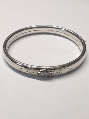 Harley-Davidson Sterling Silver Engraved Crest Bangle